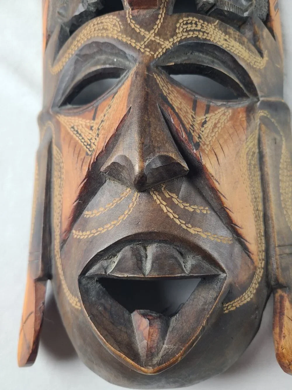 Artisan Jambo Kenya Carved African Tribal Mask Wooden Wall Décor